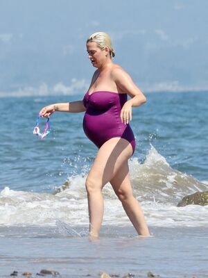 Pregnant Katy Perry in the swimsuit at the beach in Malibu